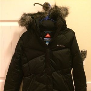Black womens Columbia ski jacket